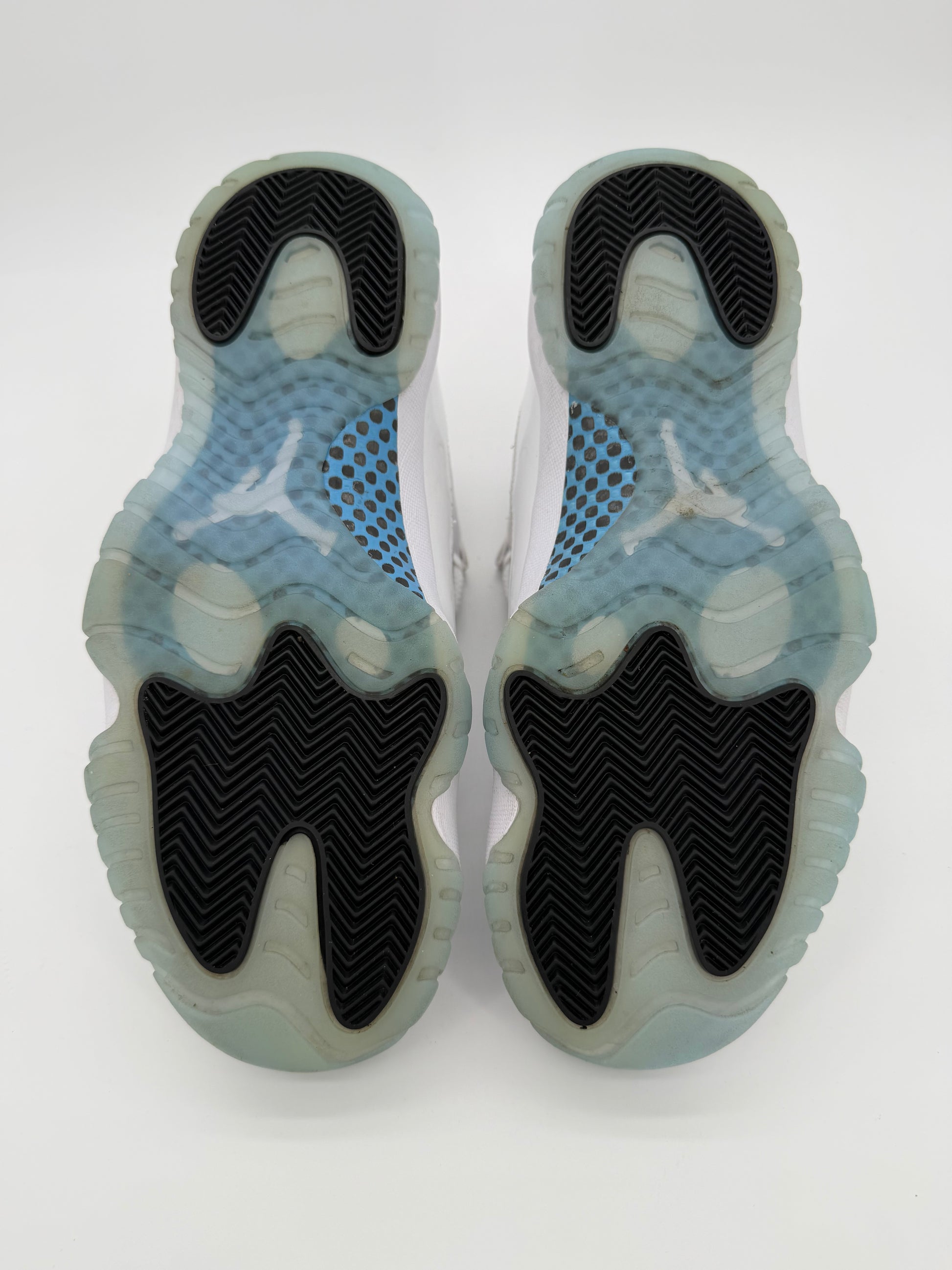 Jordan 11 Retro Legend Blue (2024)