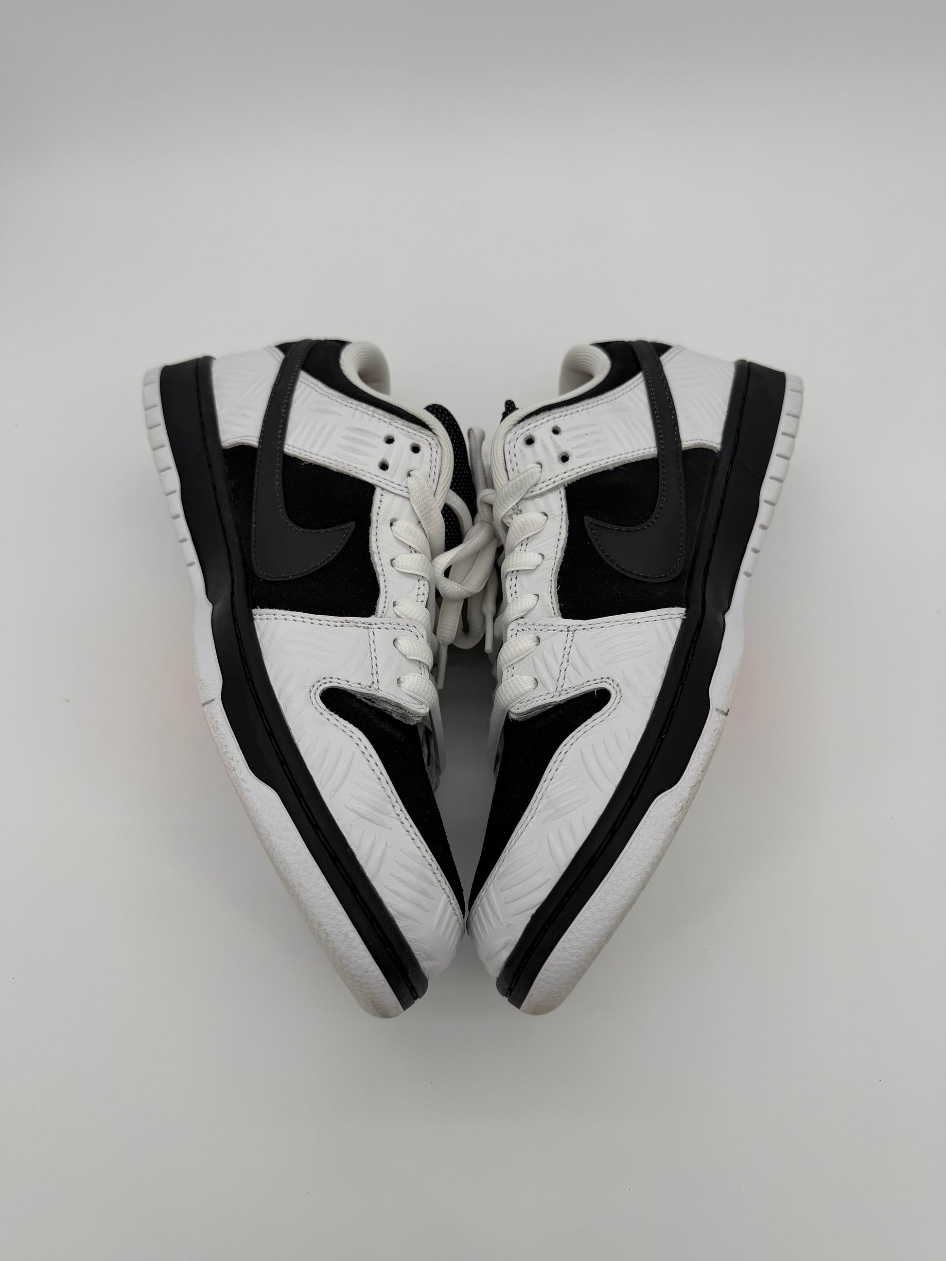 Nike SB Dunk Low TIGHTBOOTH