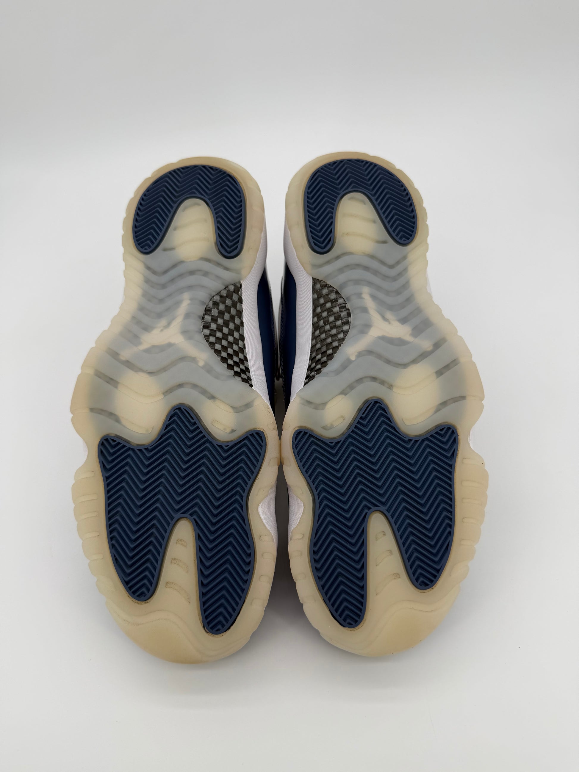 Jordan 11 Retro Low Diffused Blue