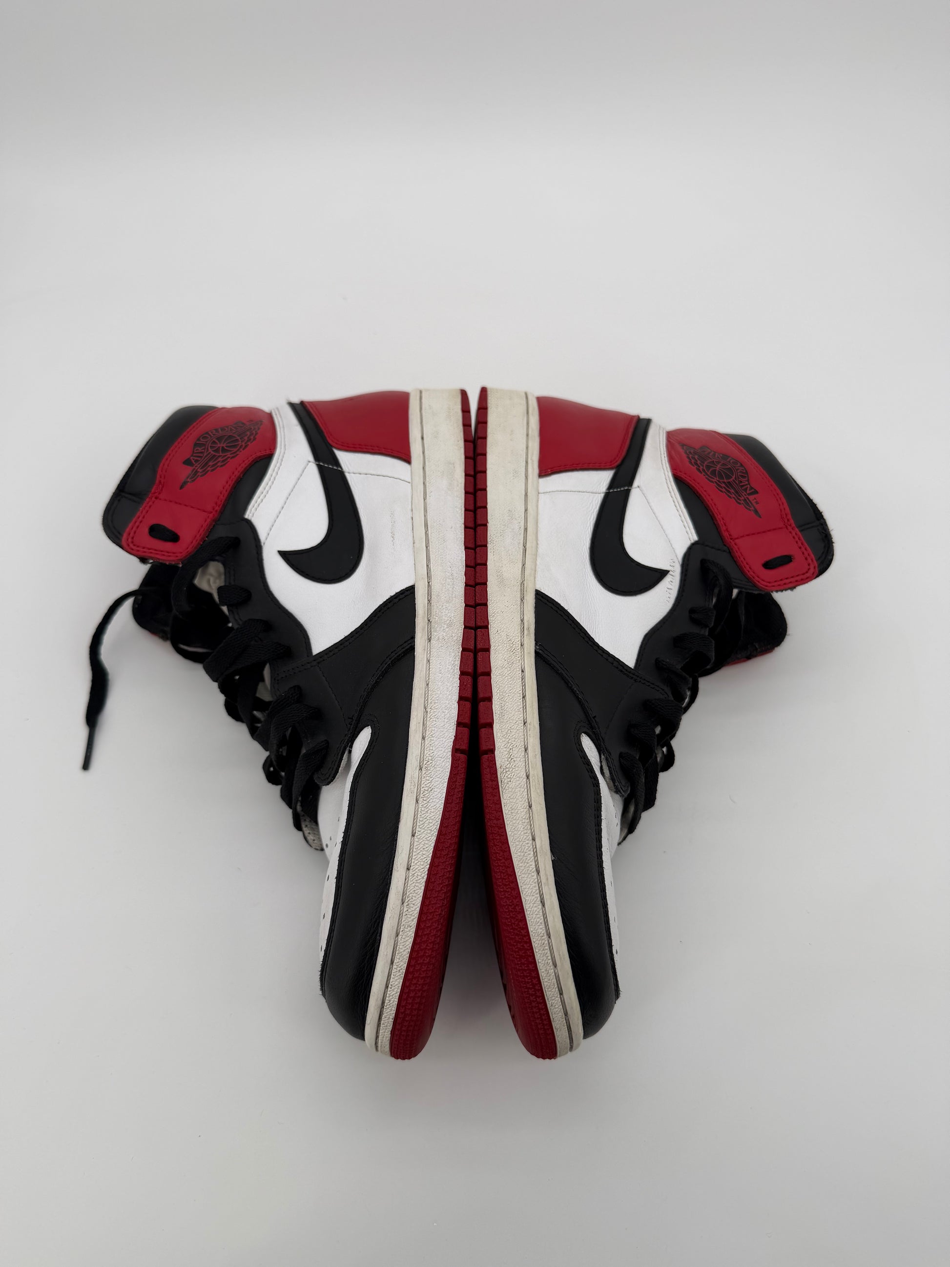 Jordan 1 Retro Black Toe (2016)
