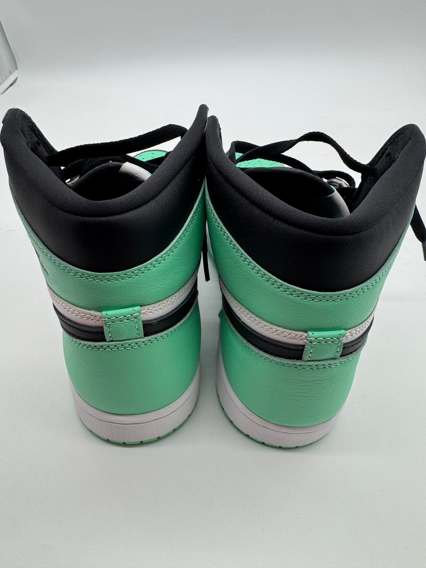 Jordan 1 Retro High OG Green Glow (No Lid)