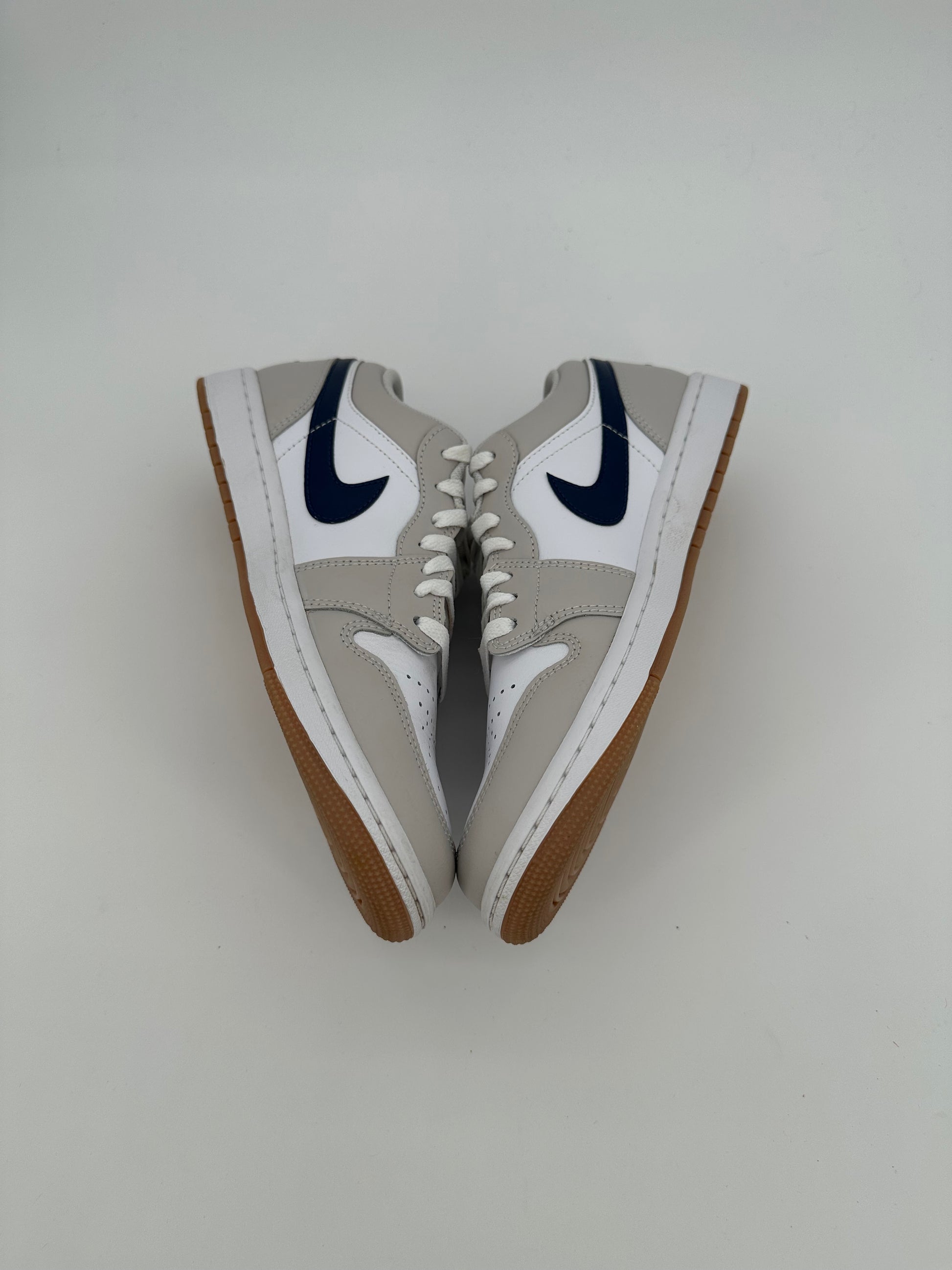 Jordan 1 Low Midnight Navy Neutral Grey