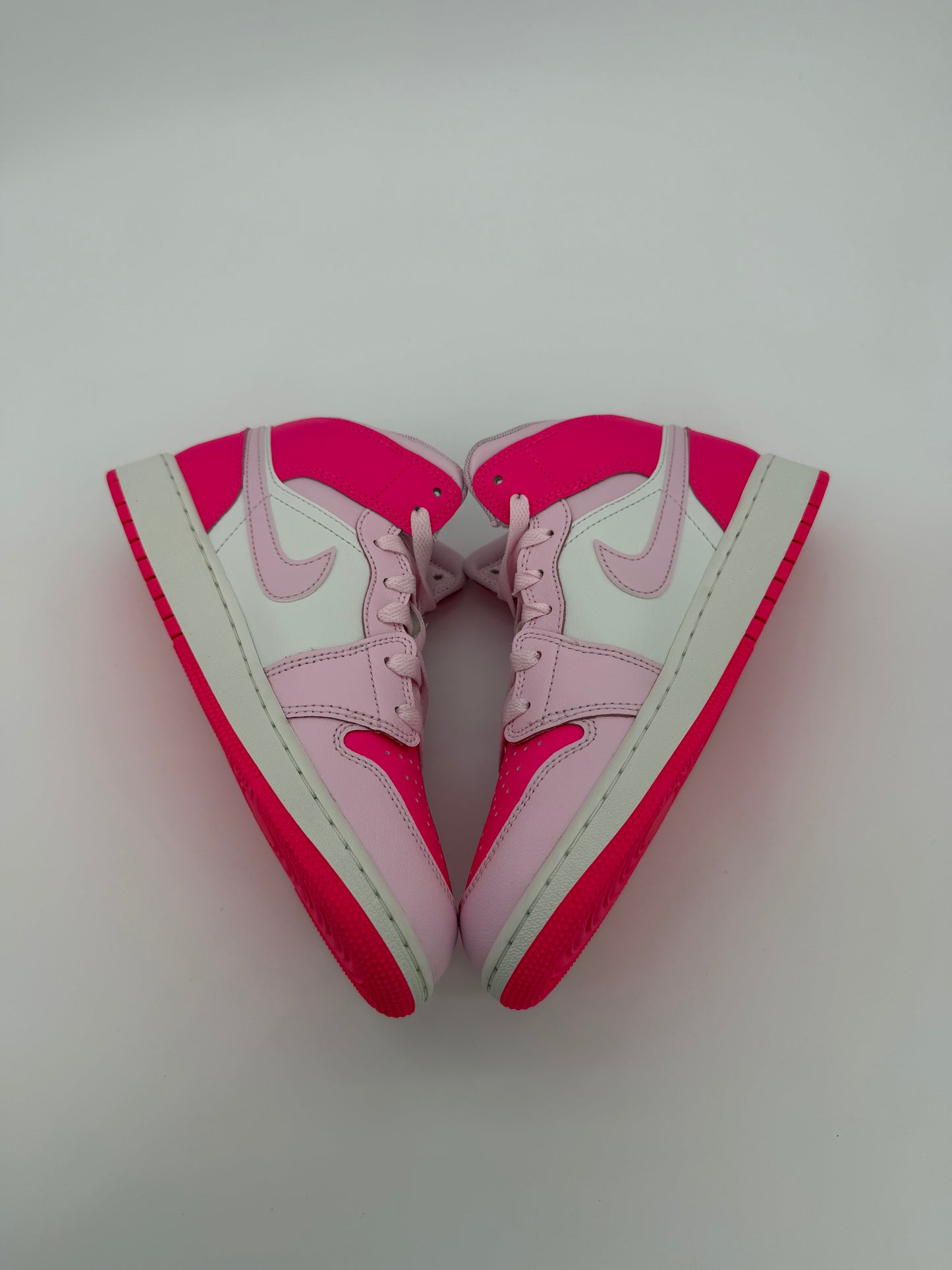 Nike Air Jordan Retro 1 Mid Barbie Pink Air