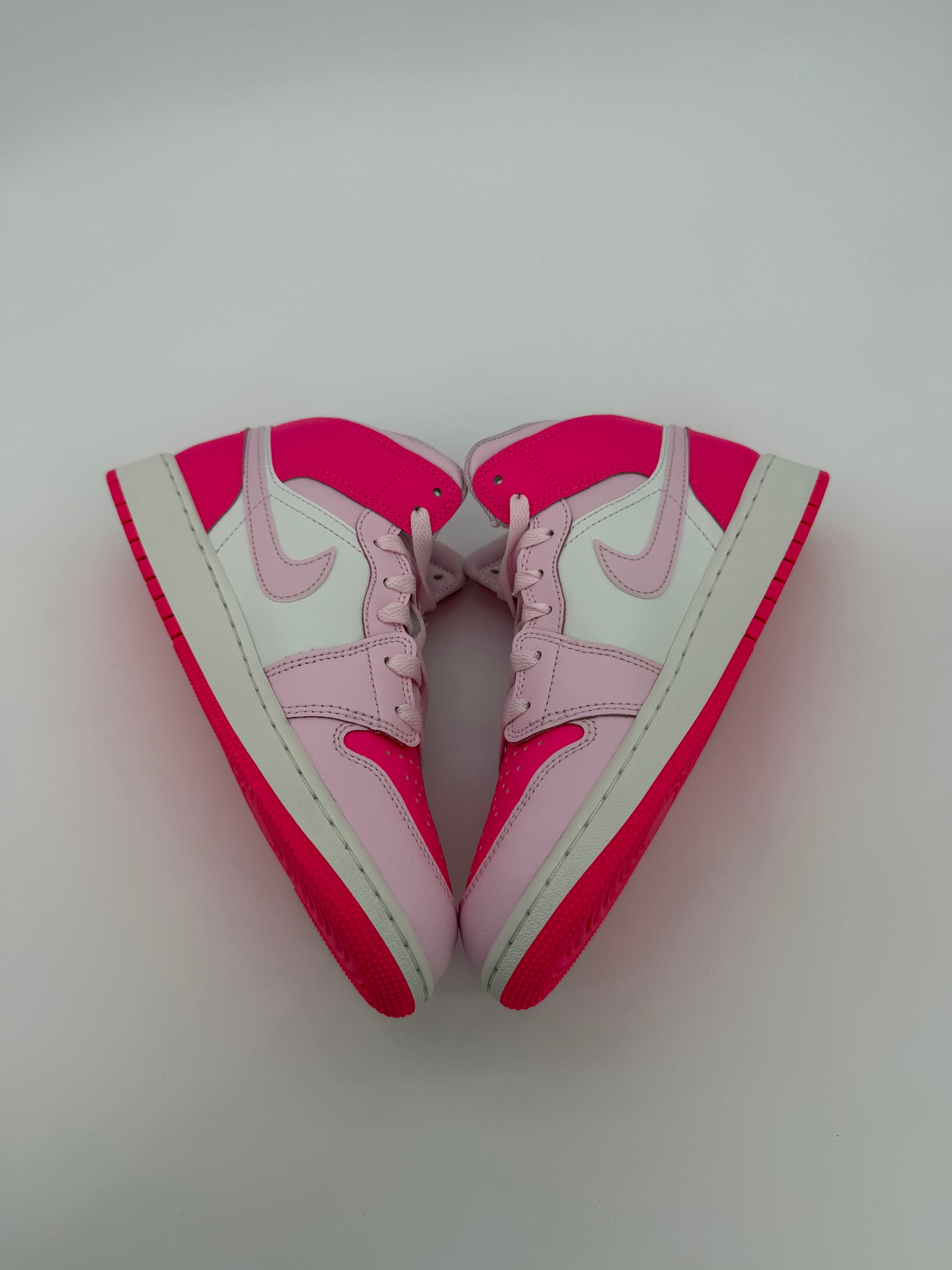Nike Air Jordan Retro 1 Mid Barbie Pink Air