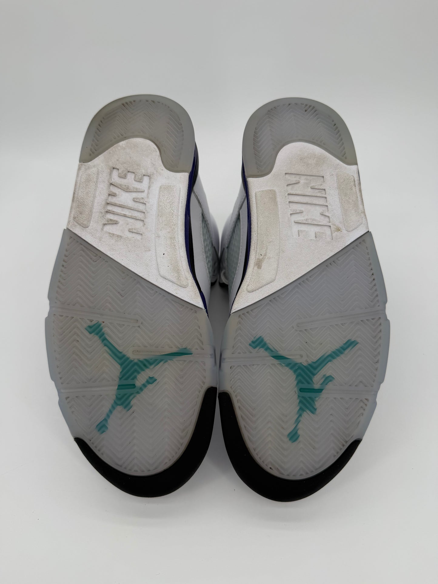 Jordan 5 Retro Grape (2025)