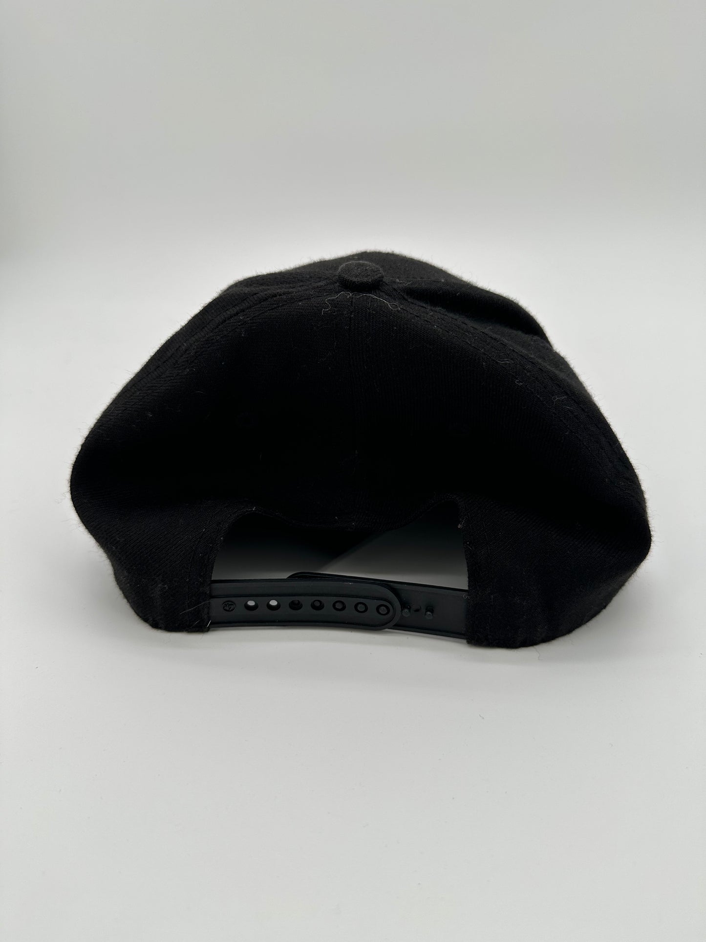 47 Snapback Black Pirates