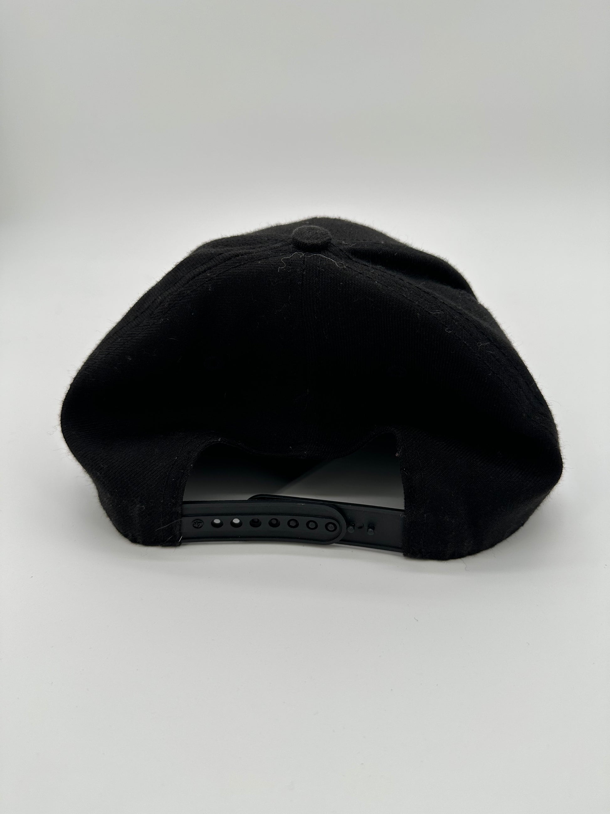 47 Snapback Black Pirates