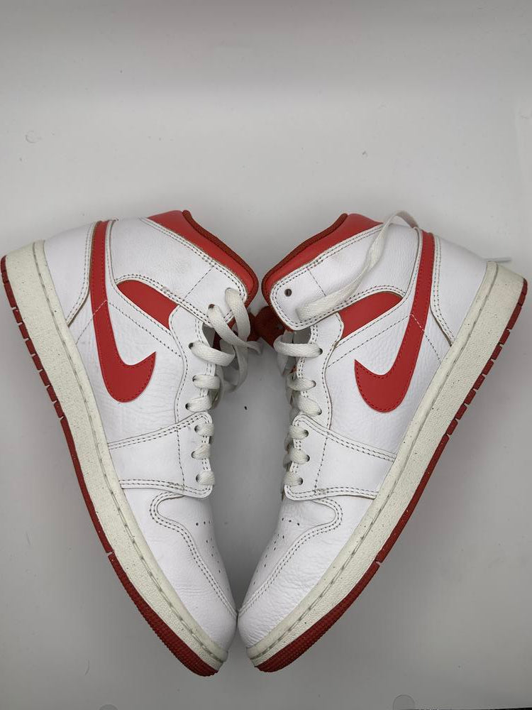 Jordan 1 Mid SE Dune Red