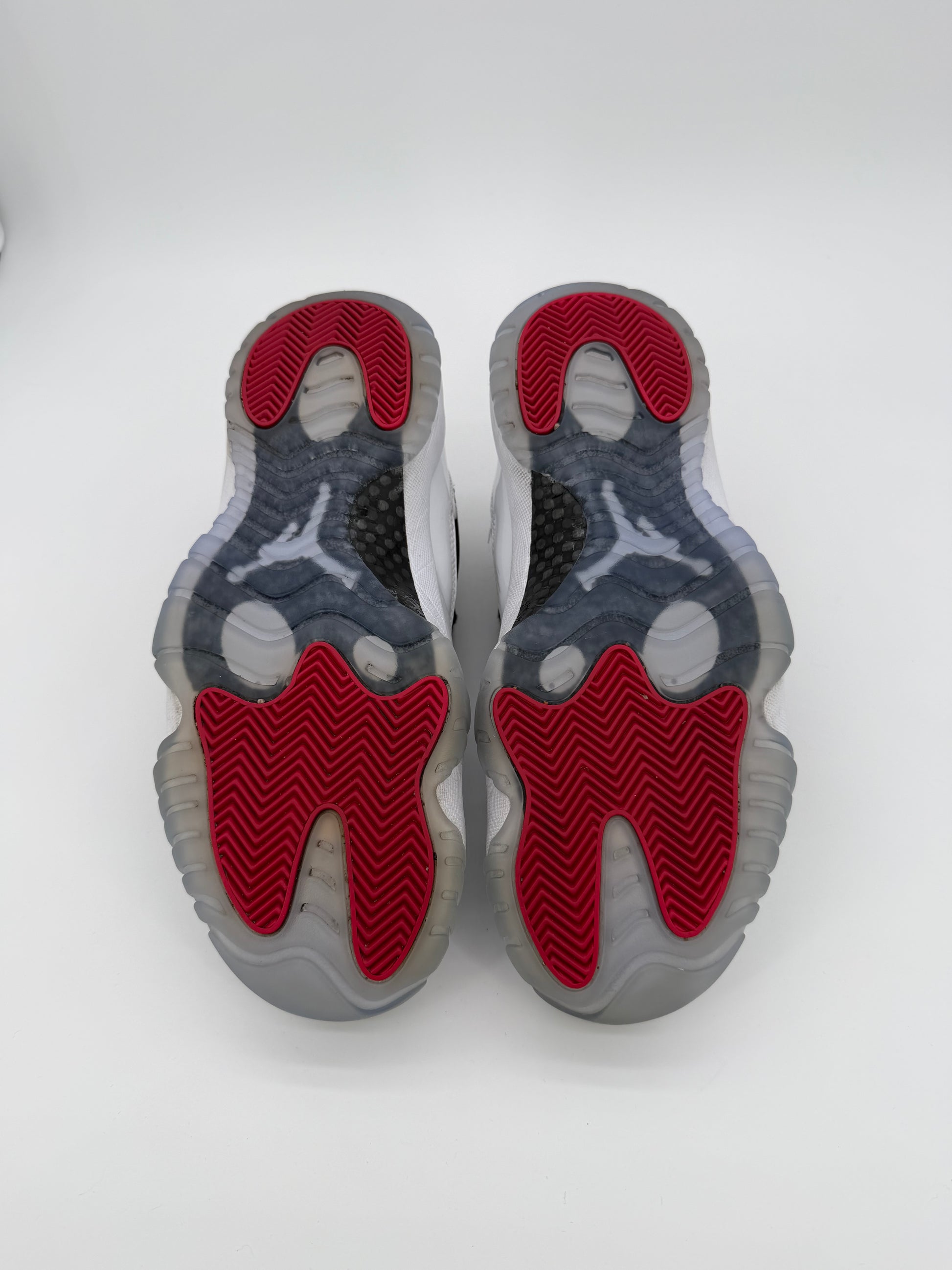 Jordan 11 Retro Low Tuxedo