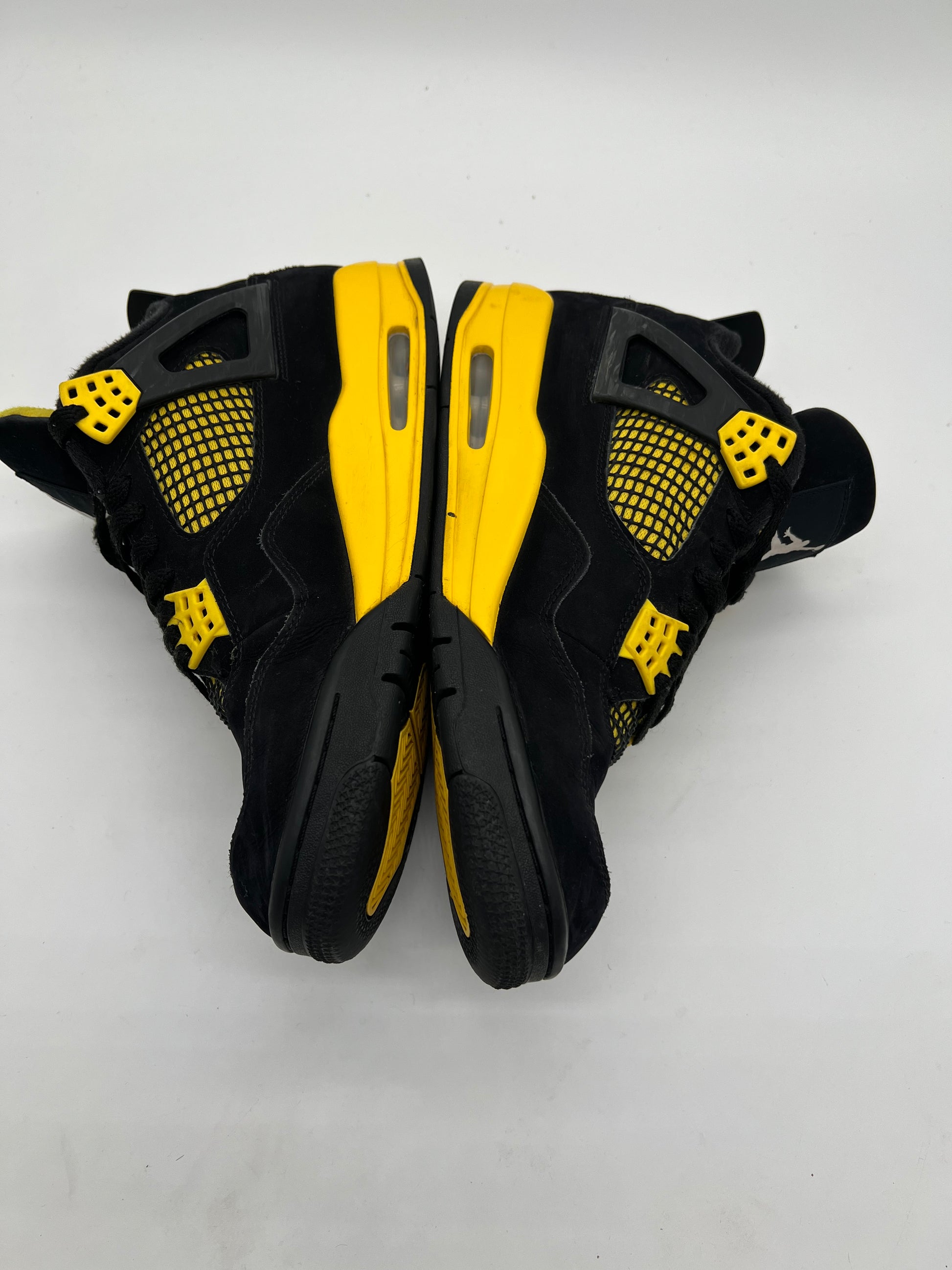 Jordan 4 Retro Thunder (2023)