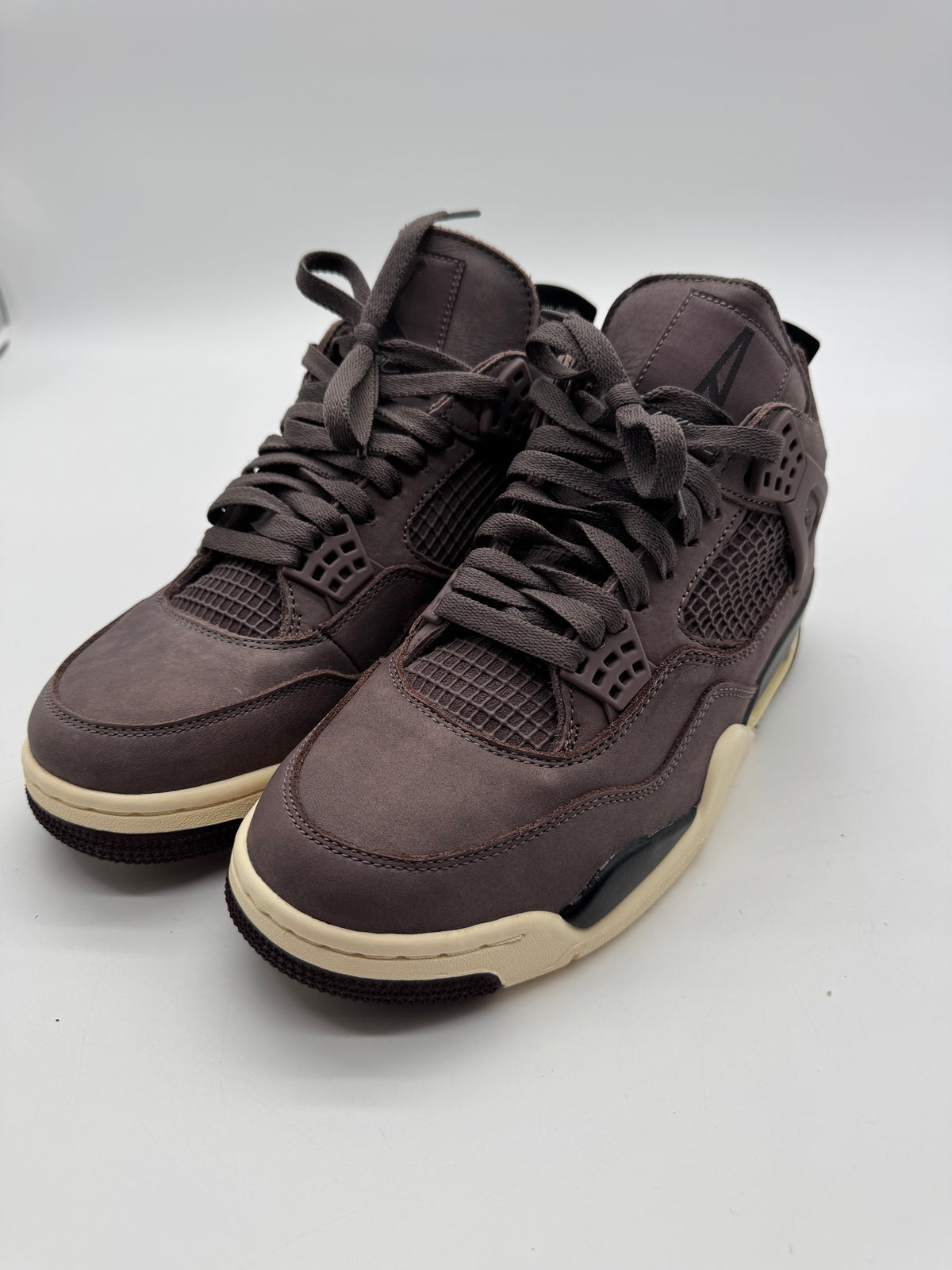 Jordan 4 Retro SP A Ma Maniére Violet Ore