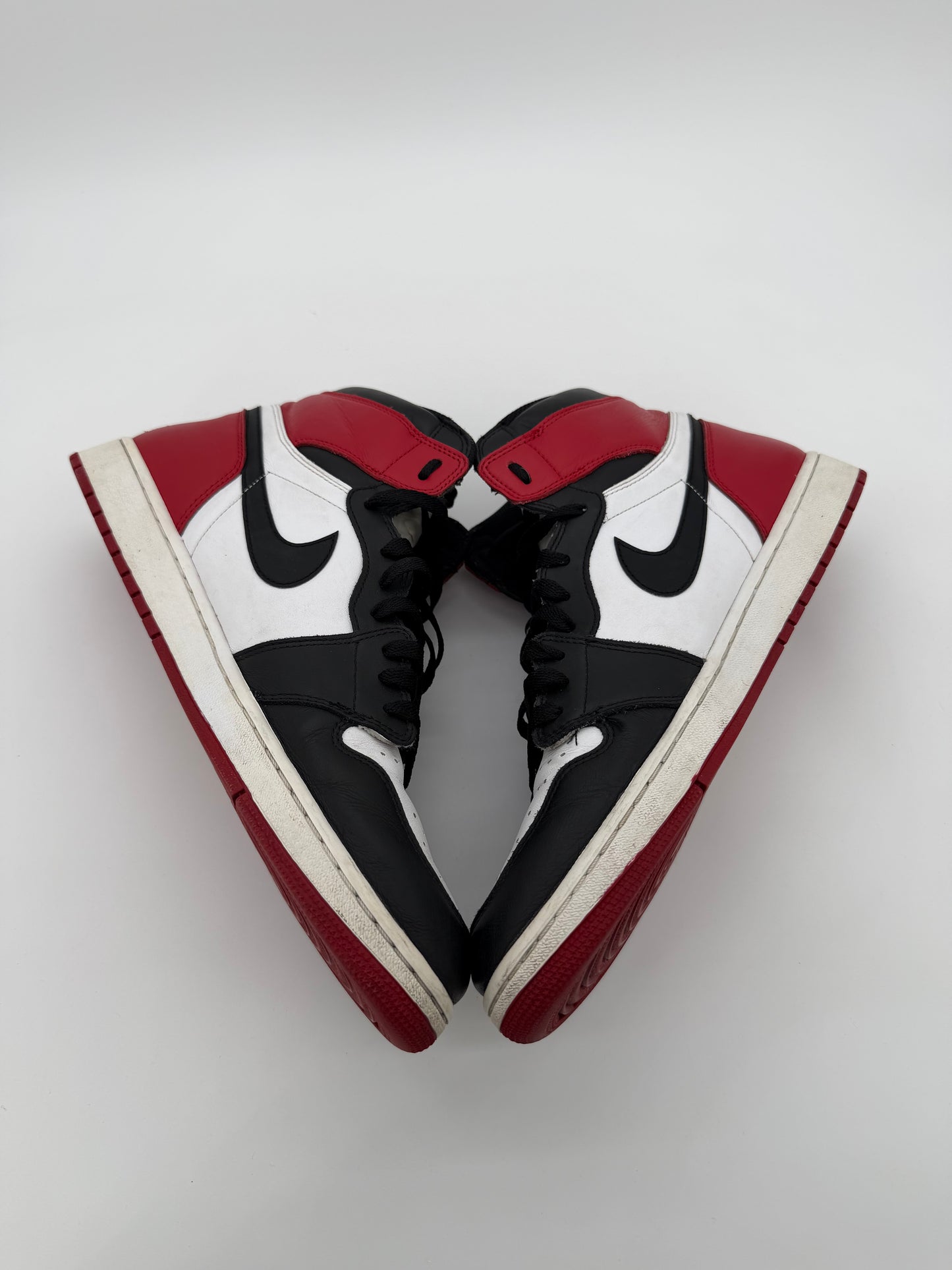 Jordan 1 Retro Black Toe (2016)