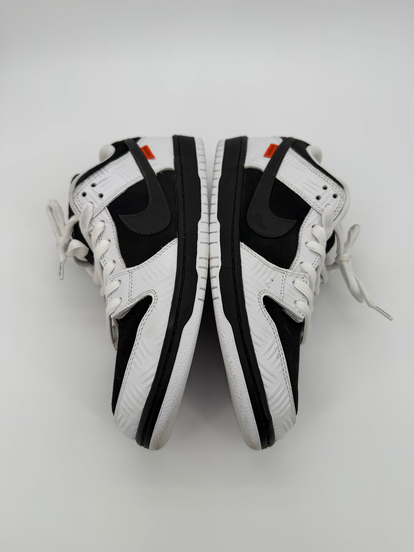 Nike SB Dunk Low TIGHTBOOTH