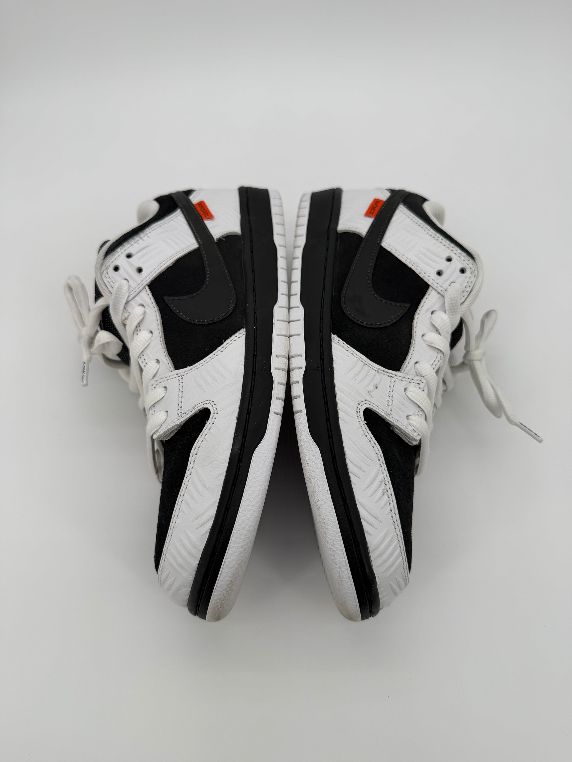 Nike SB Dunk Low TIGHTBOOTH