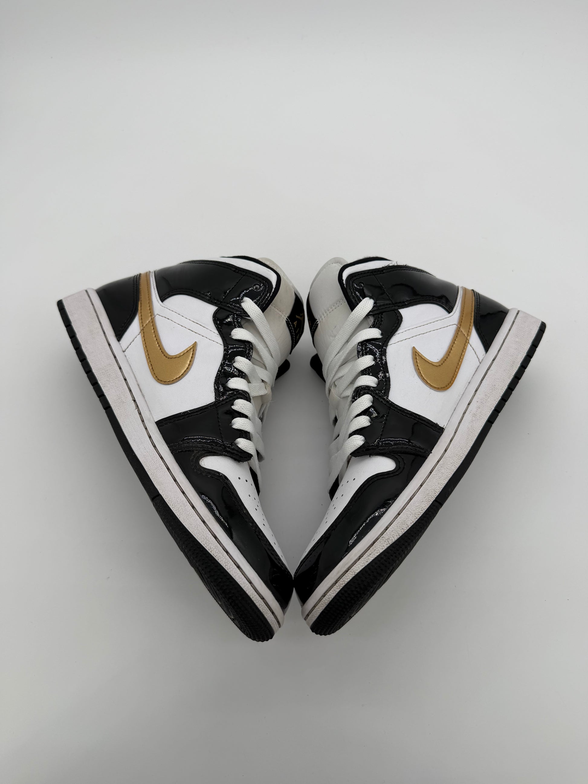 Jordan 1 Mid Patent Black White Gold(needs pics)