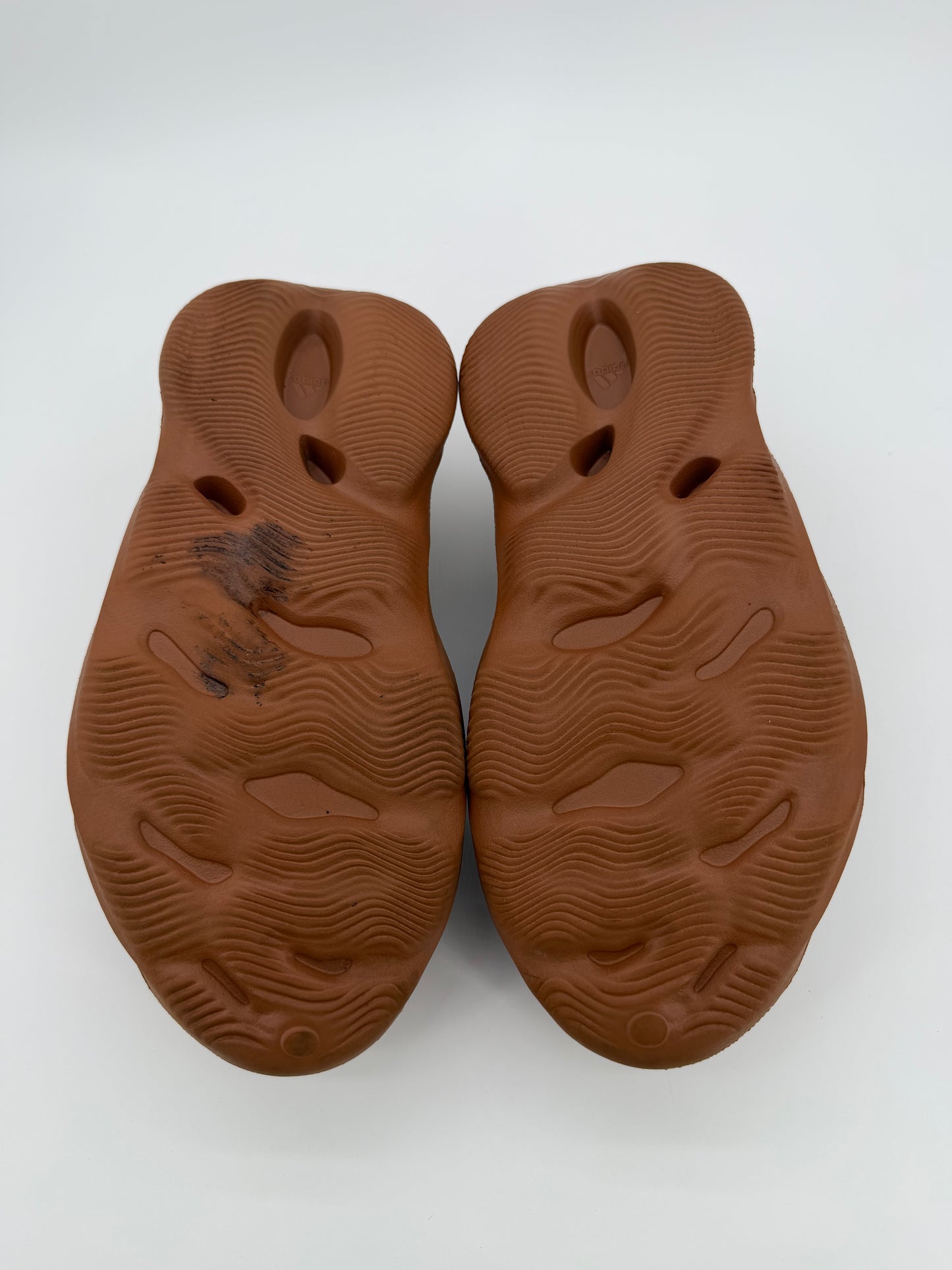 adidas Yeezy Foam RNR Clay Red