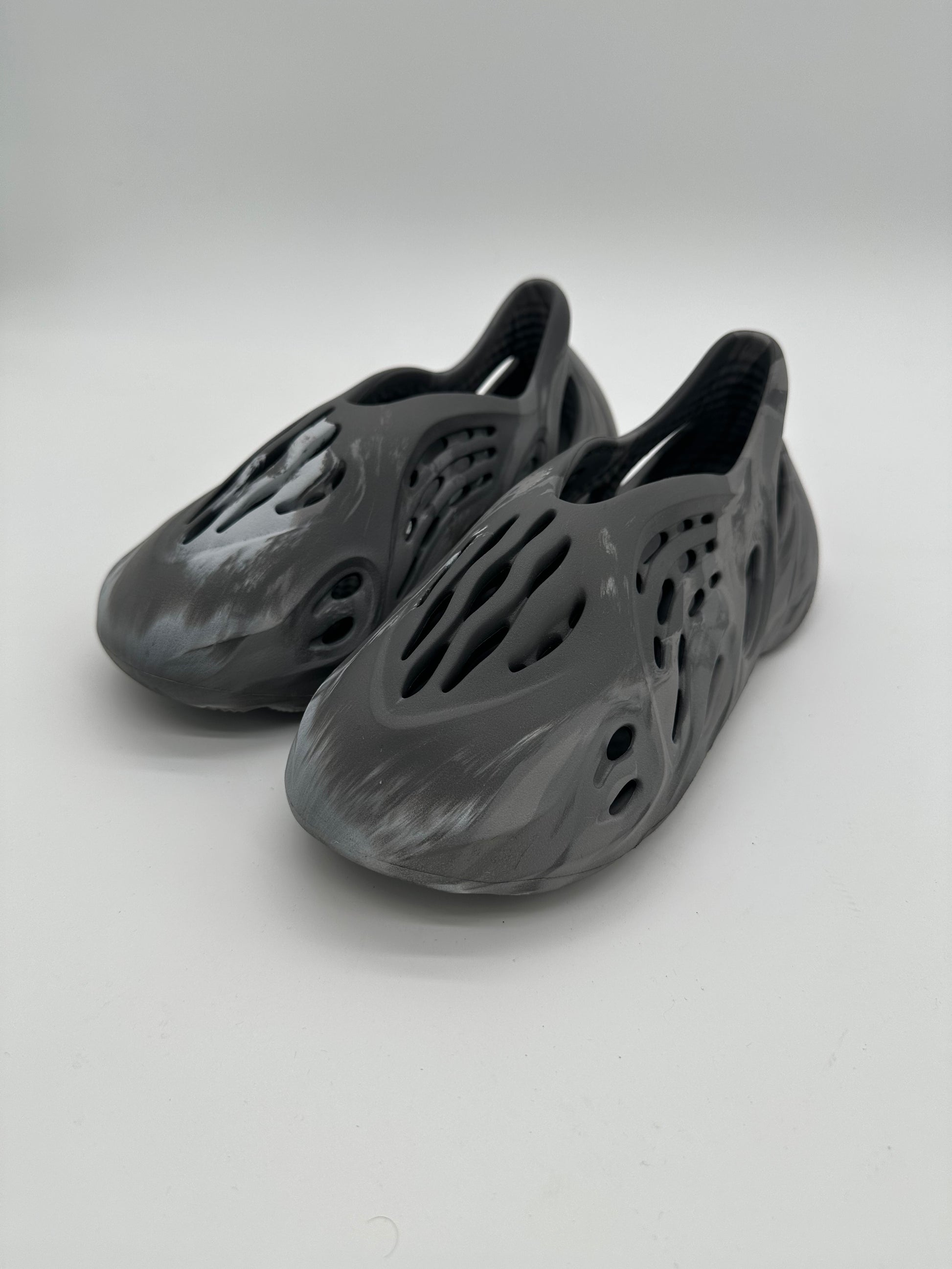 adidas Yeezy Foam RNR MX Granite