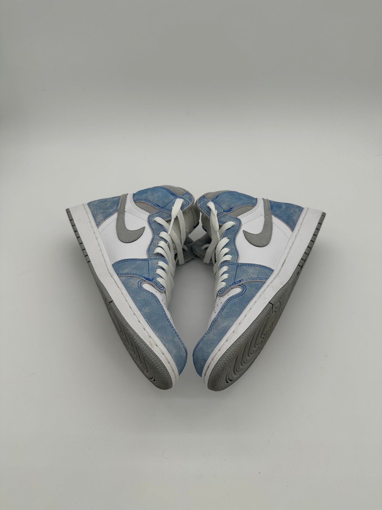 Jordan 1 Retro High Hyper Royal Smoke Grey