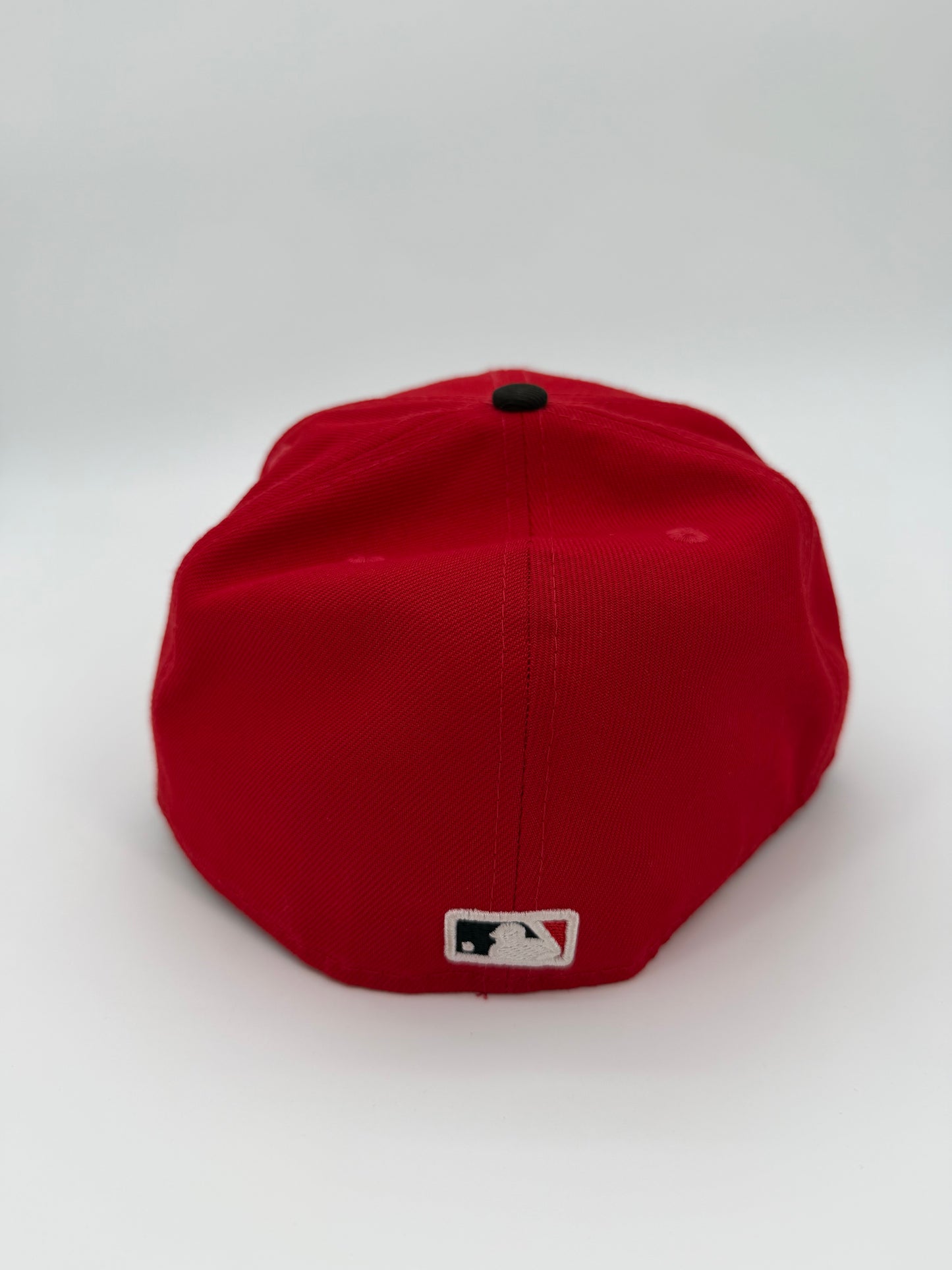 New Era Adult 59FIFTY Cincinnati Reds Fitted with Black Brim