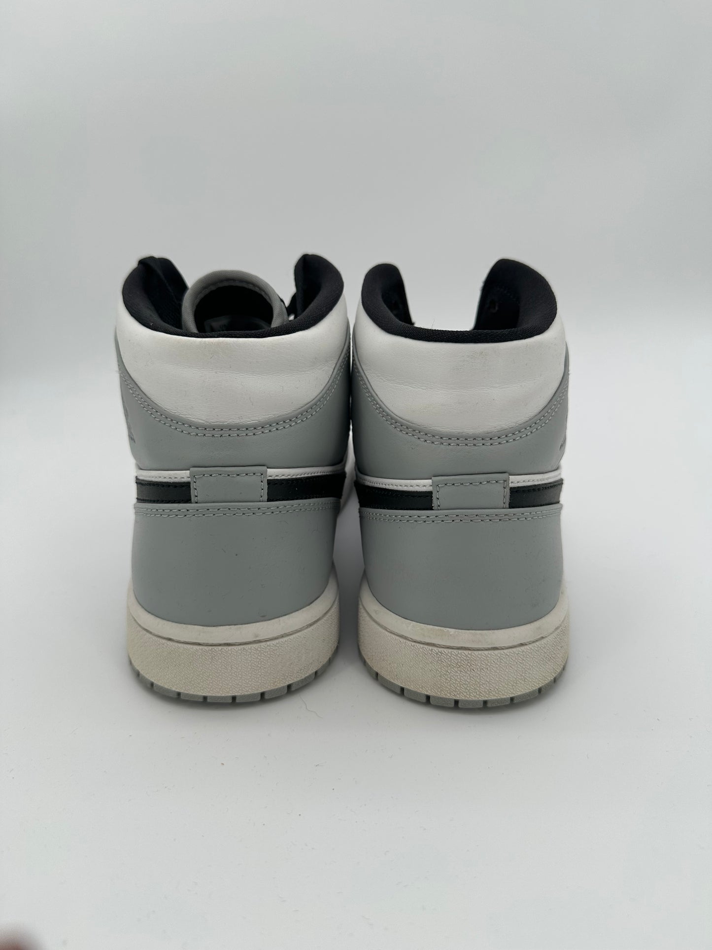 Jordan 1 Mid Light Smoke Grey