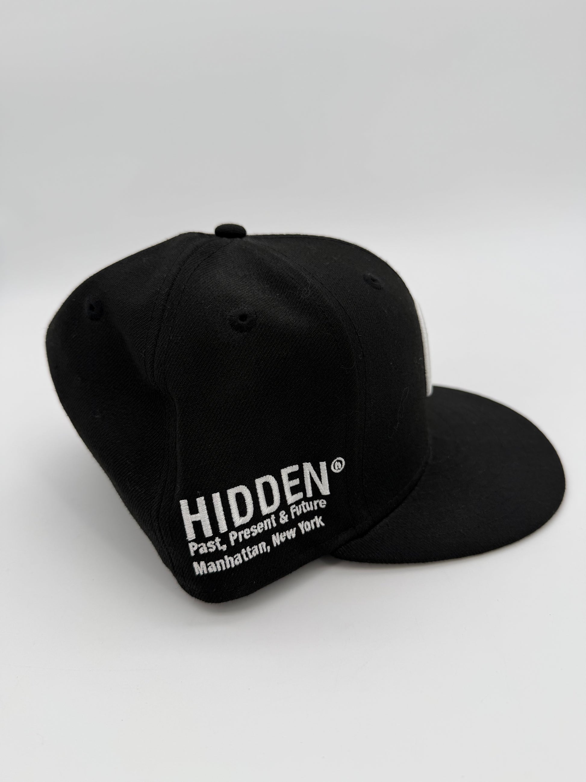 Hidden NY NEW ERA fitted Black