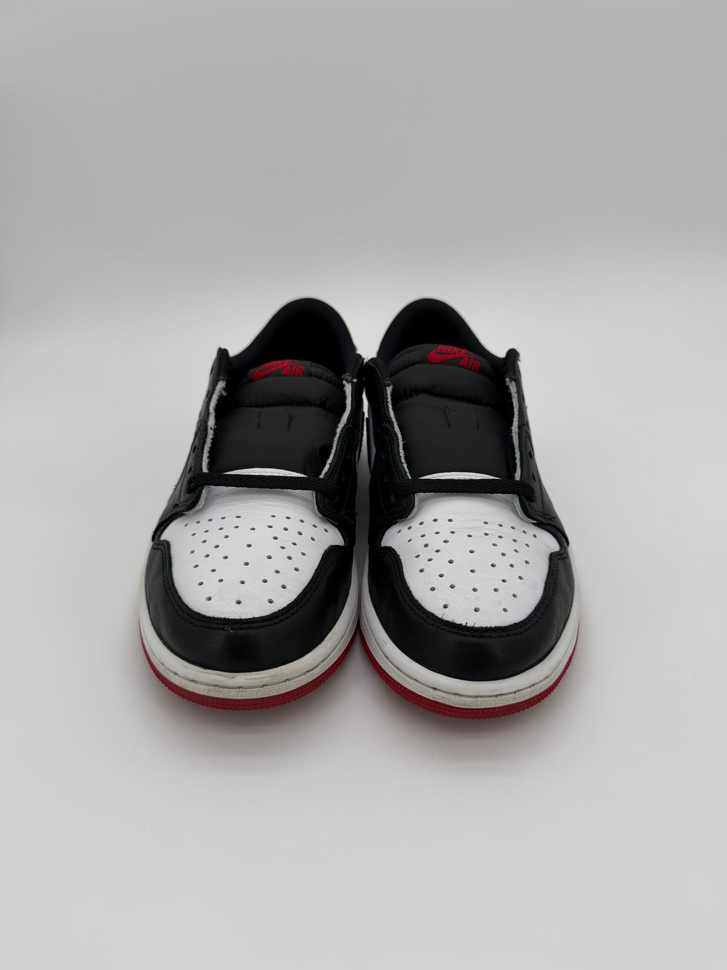 Jordan 1 Retro Low OG Black Toe (2023)