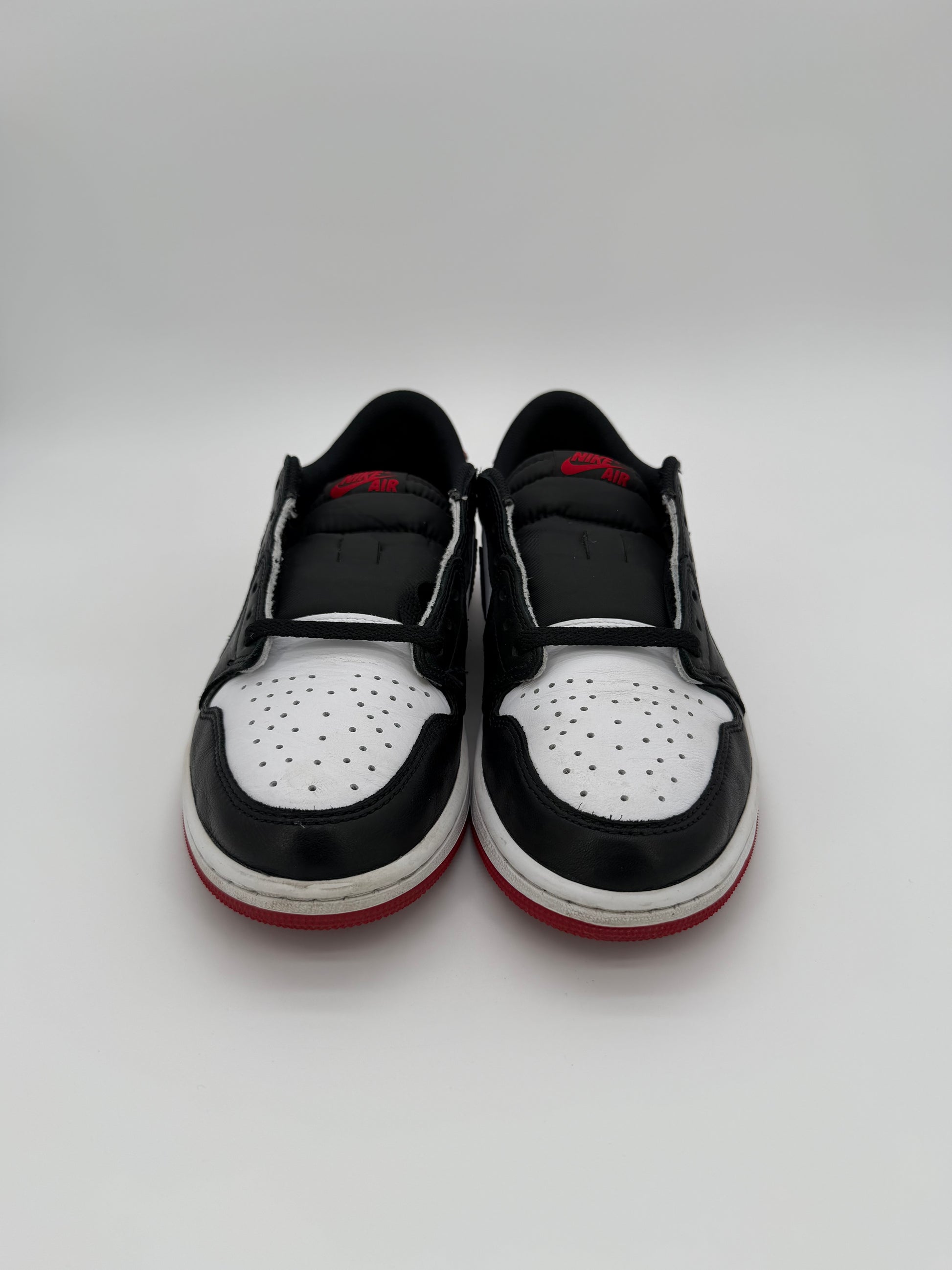 Jordan 1 Retro Low OG Black Toe (2023)
