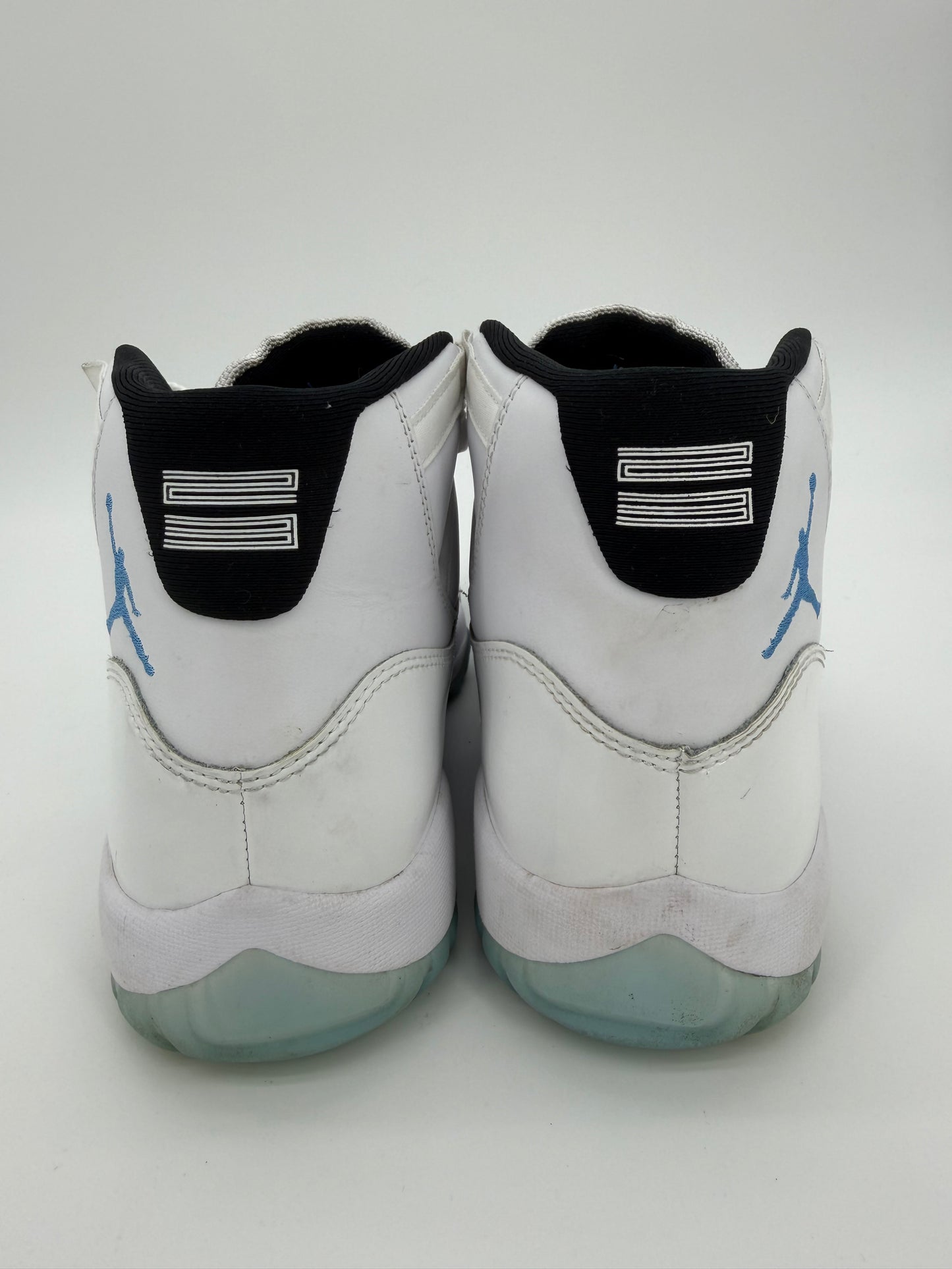 Jordan 11 Retro Legend Blue (2024)