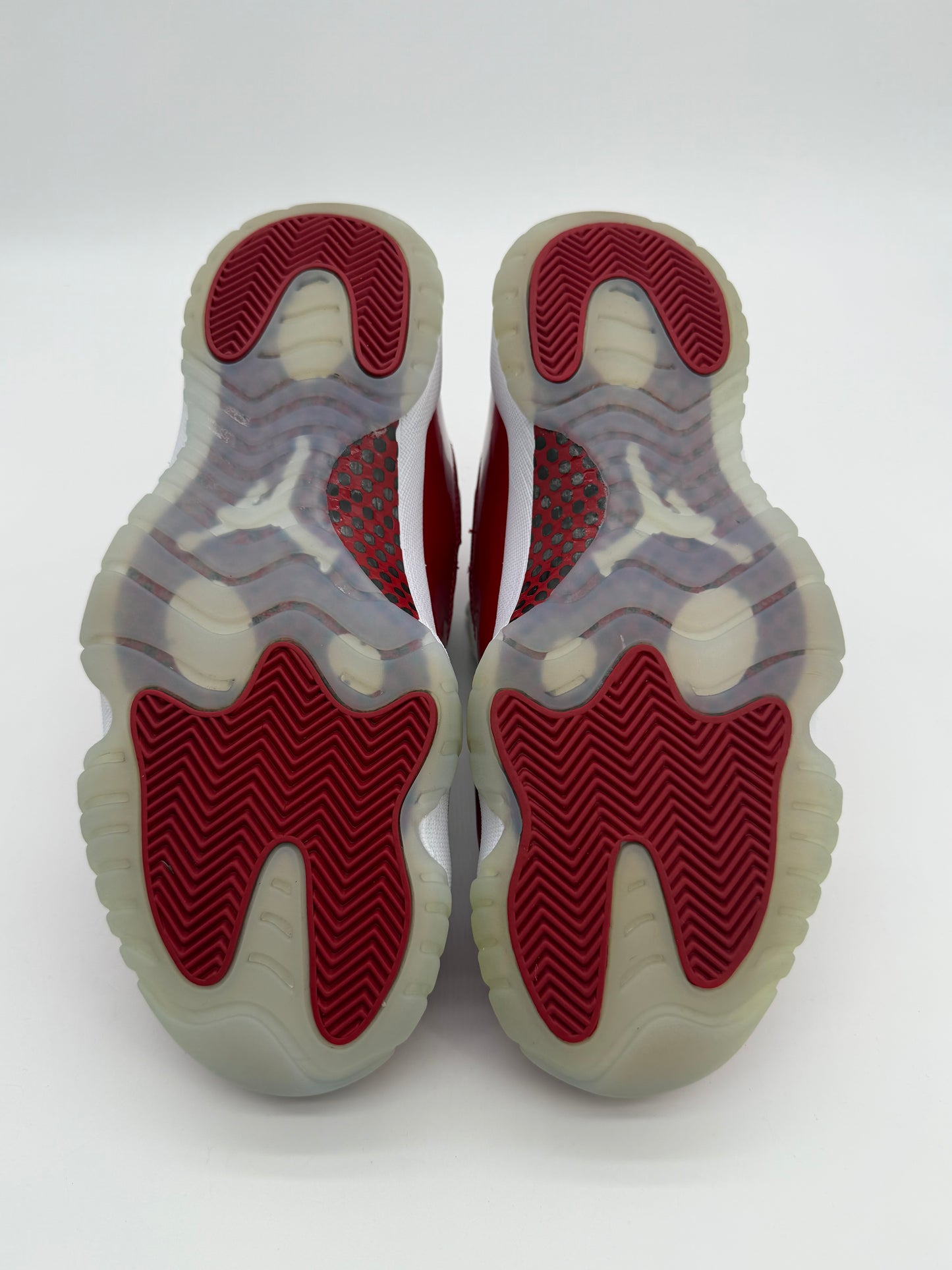 Jordan 11 Retro Cherry (2022)