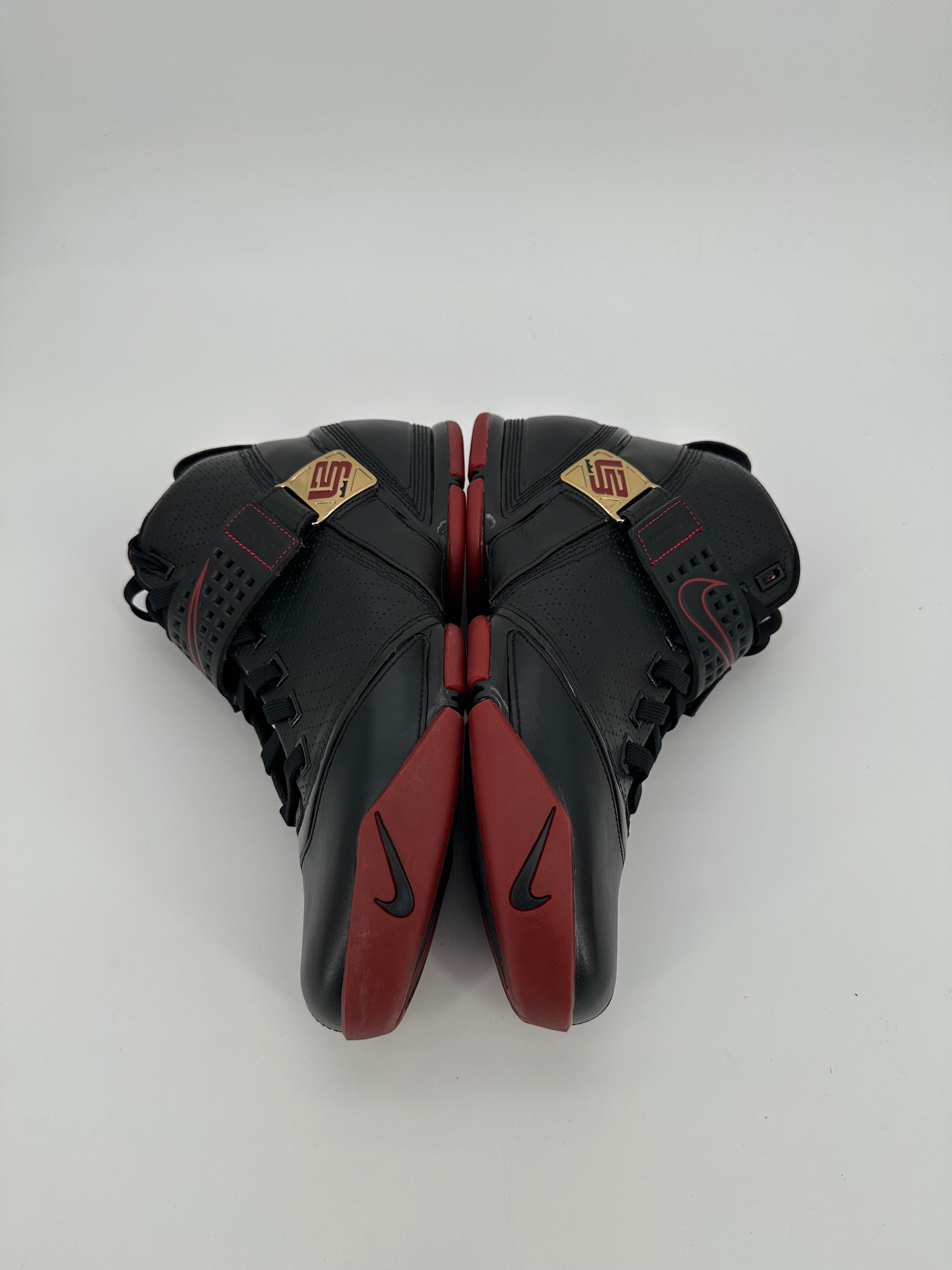 Nike LeBron 5 Black Crimson Metallic Gold (2007)