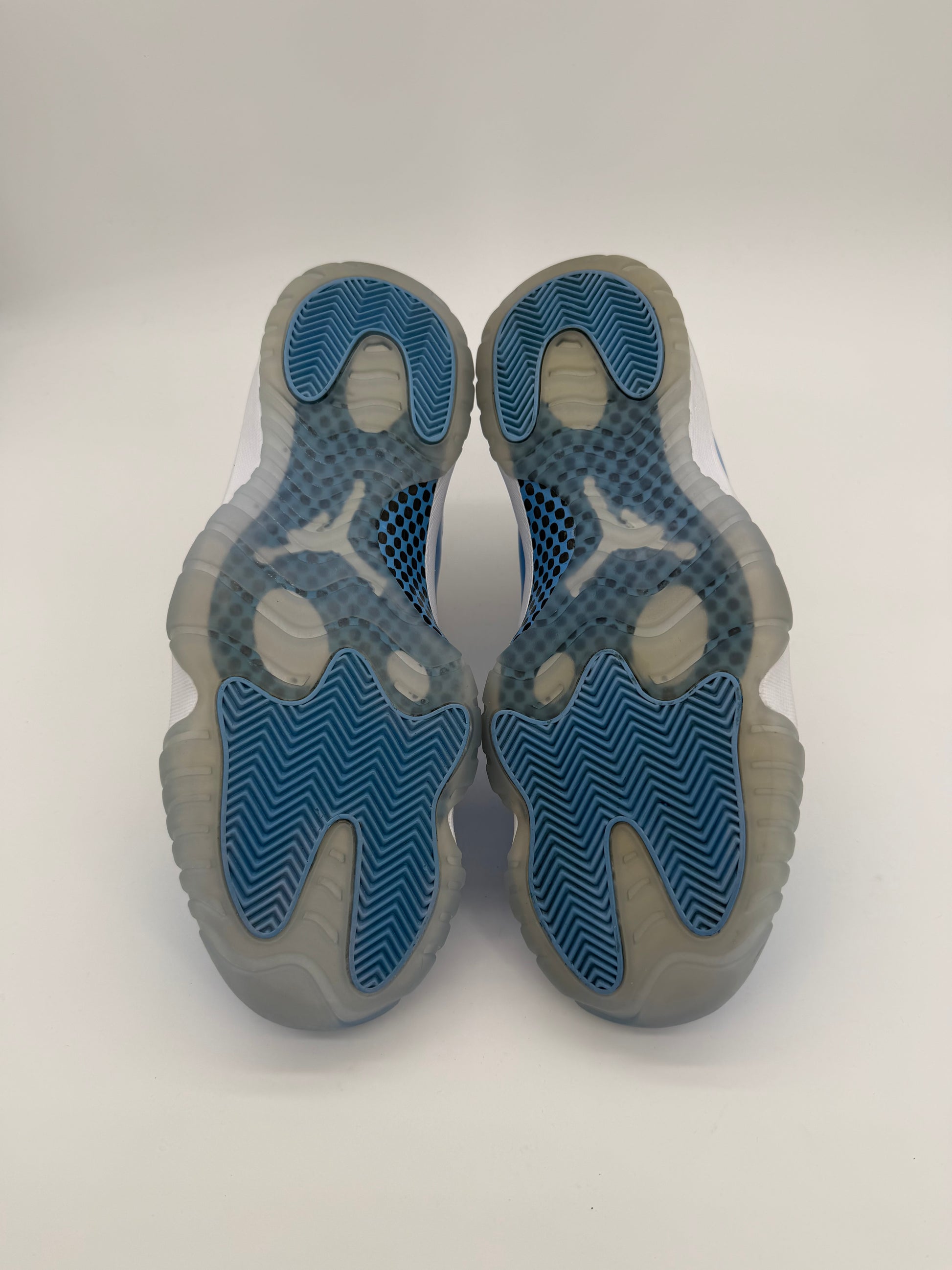 Jordan 11 Retro Low University Blue (2017)