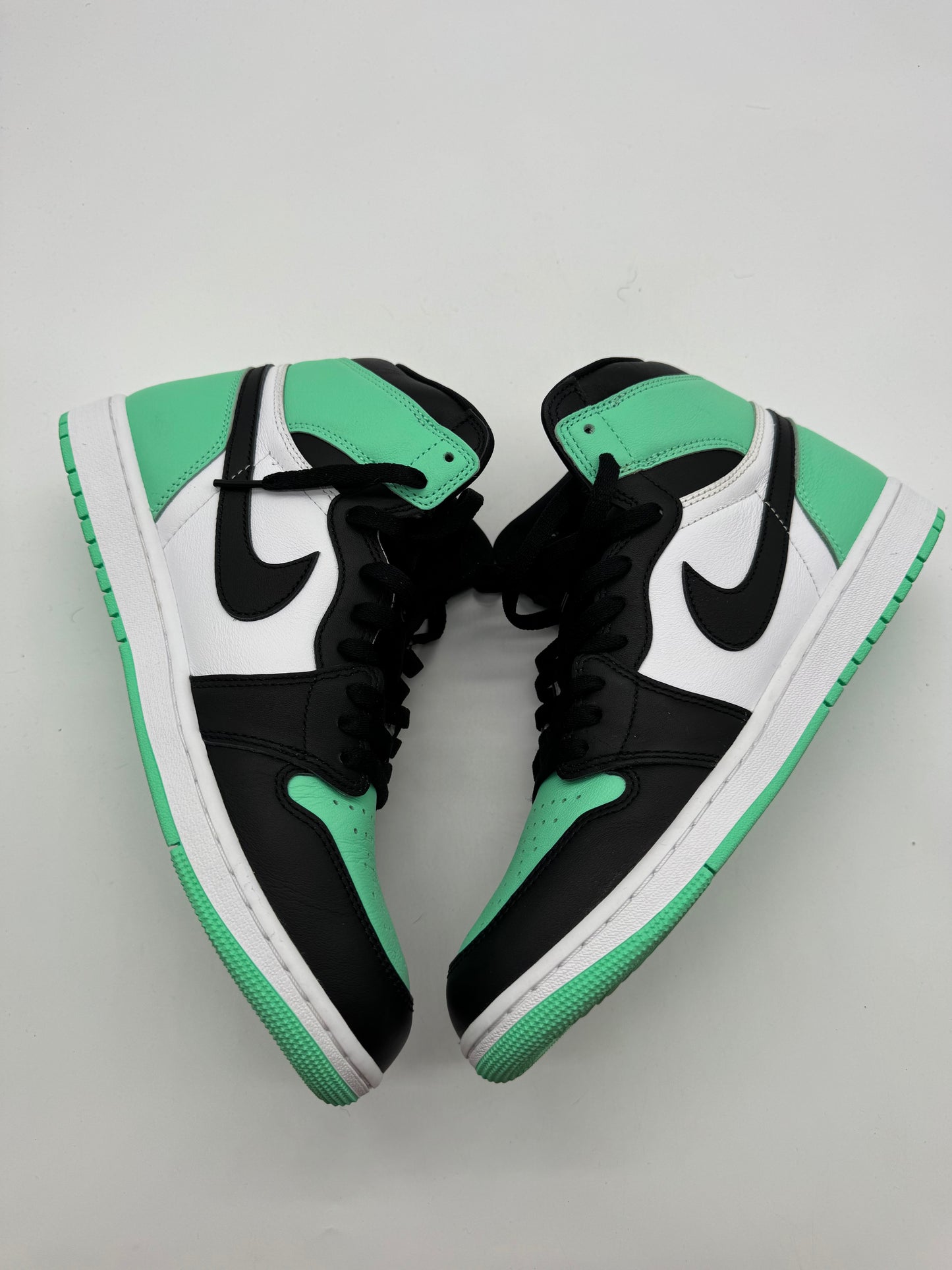 Jordan 1 Retro High OG Green Glow (No Lid)